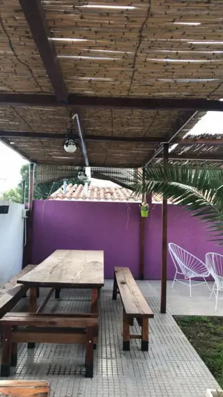 CASA DE DOS DORMITORIOS , PATIO GRANDE, CERCA DEL CENTRO foto 4
