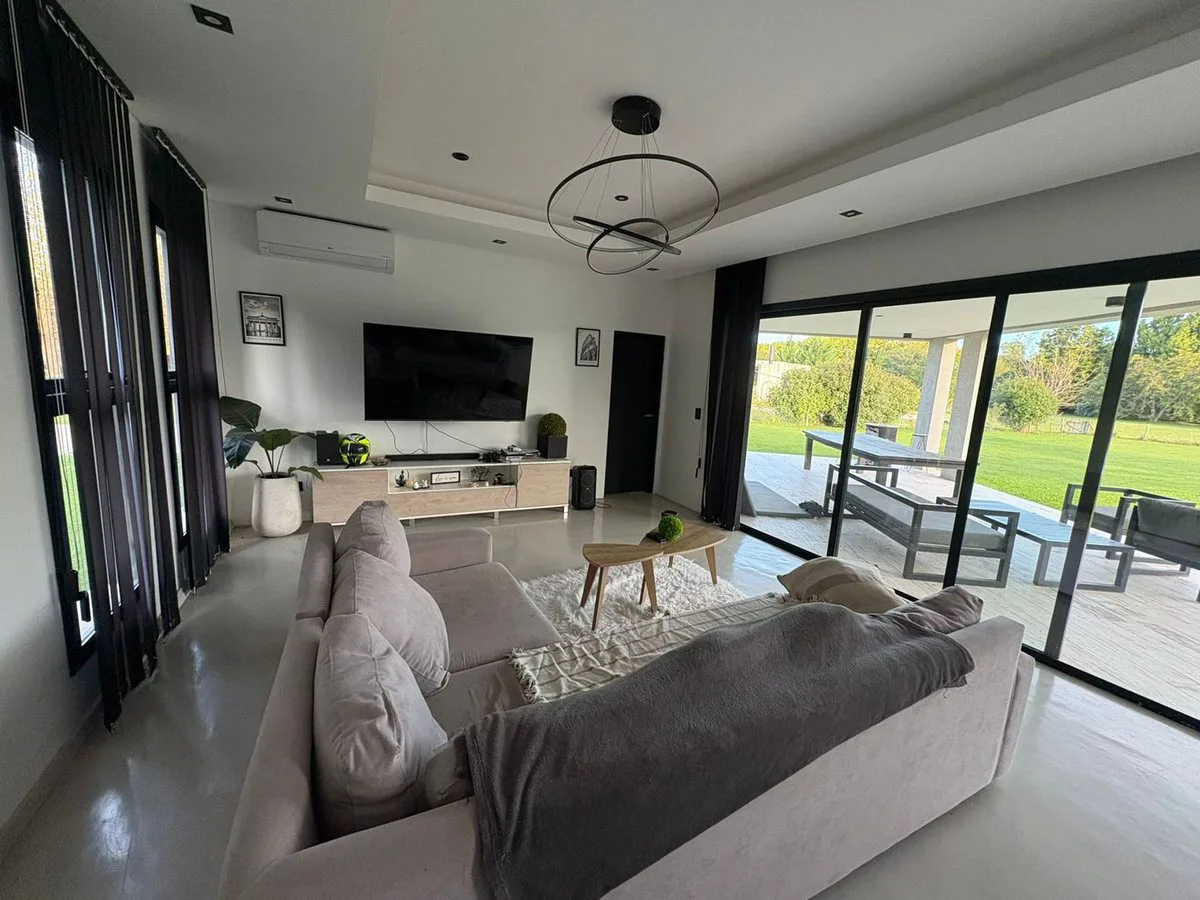 CASA 5 AMBIENTES VENTA HARAS SAN PABLO G. RODRIGUE foto 4