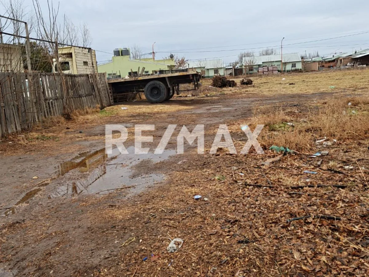 VENTA TERRENO CINCO SALTOS foto 4