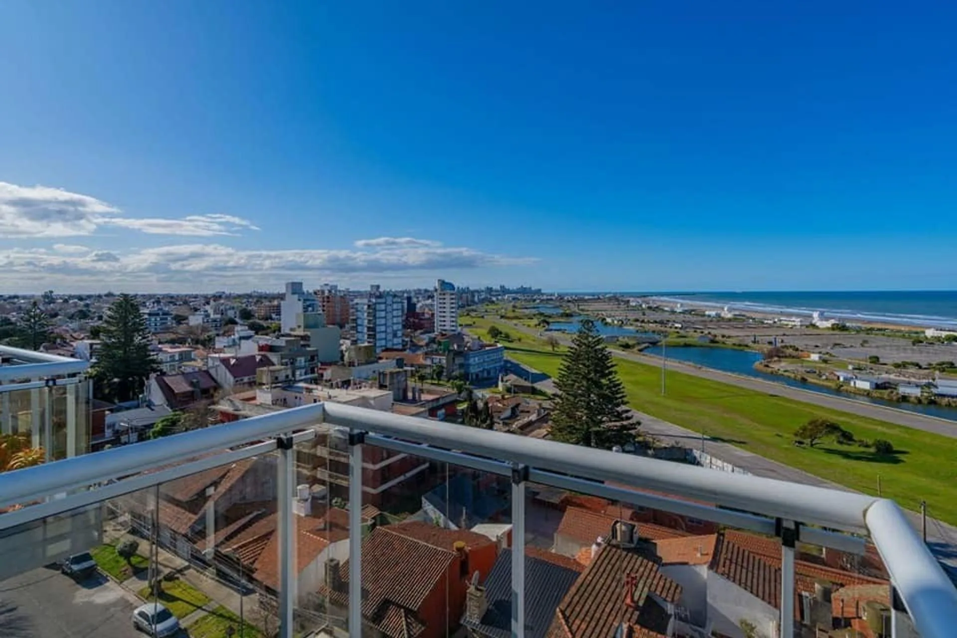 VENTA  2 AMBIENTES con BALCON AL MAR PANORAMICO foto 2