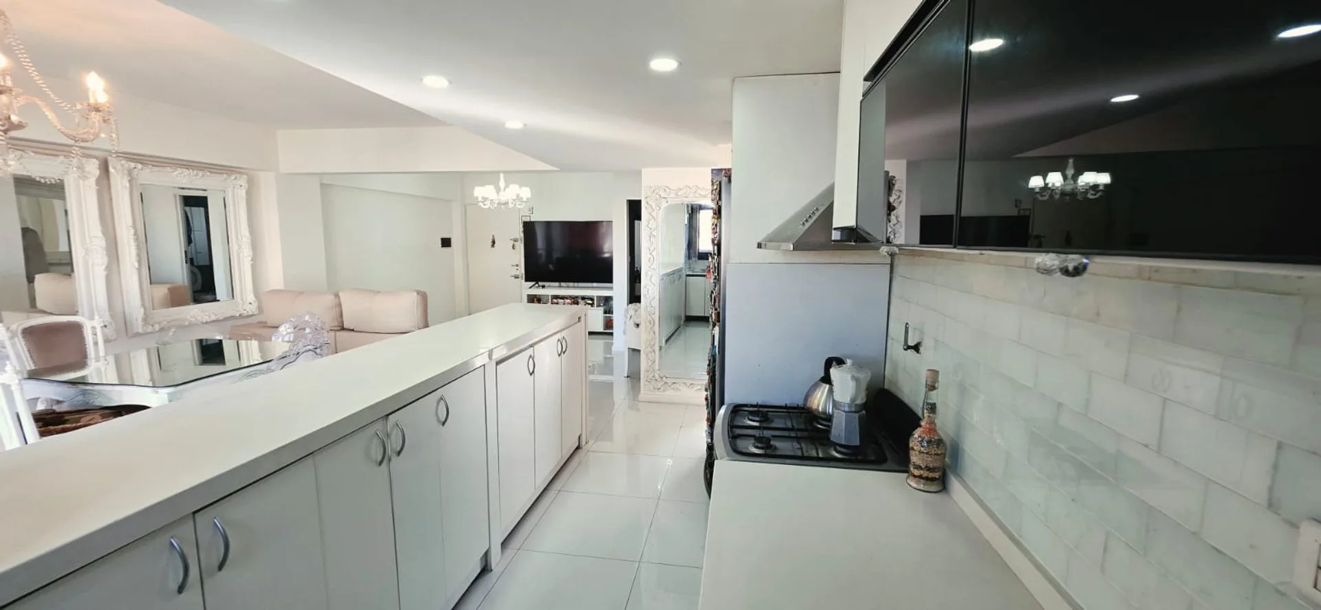 VENTA DEPTO 3 AMB EN LANÚS CON COCHERA Y BALCÓN foto 3