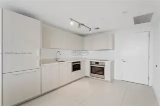 501 NE 31 St #1709 500 foto 3