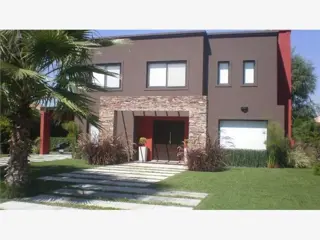 HERMOSA CASA EN VENTA, EN LAS PRADERAS PILAR foto 1