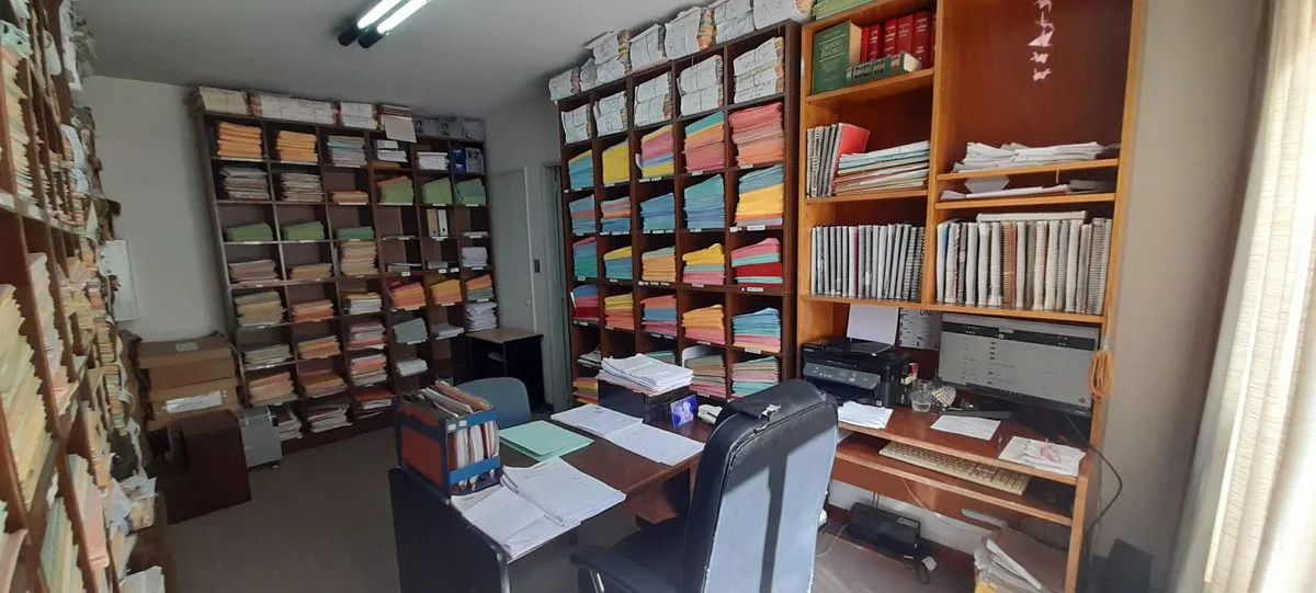 VENTA DE OFICINA 3 AMBIENTES CON BAÑO TRIBUNALES foto 3