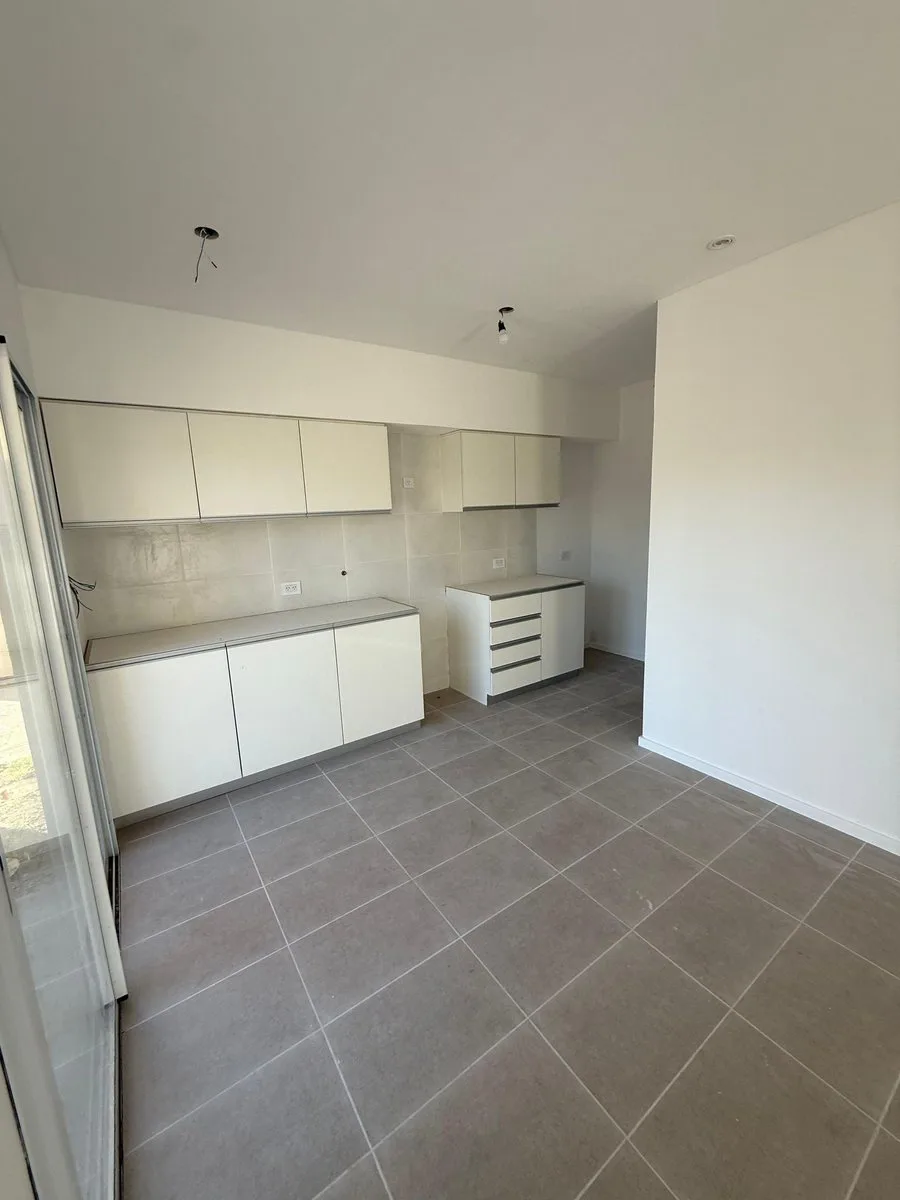 CASA EN VENTA 2 DORMITORIOS DUPLEX EN ROLDAN TS2 foto 4