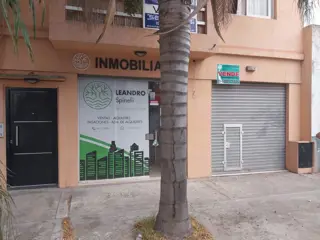 2 Locales en Venta juntos o por separado Alma Fuerte 1904.Castelar foto 5