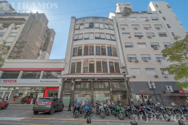 Edificio Comercial en Monserrat