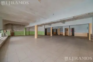 Edificio Comercial en Monserrat foto 2
