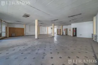 Edificio Comercial en Monserrat foto 3