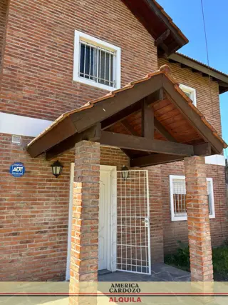 CHALET 6 AMBIENTES EN BARRIO SOL AZTECA LA REJA, RUTA 25 foto 2