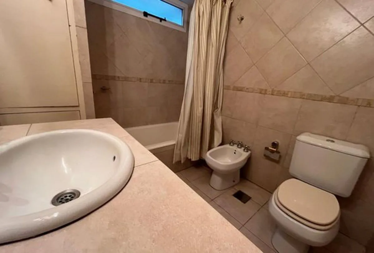 VENTA CASA 3 AMBIENTES + SUM 80MT MORON foto 4