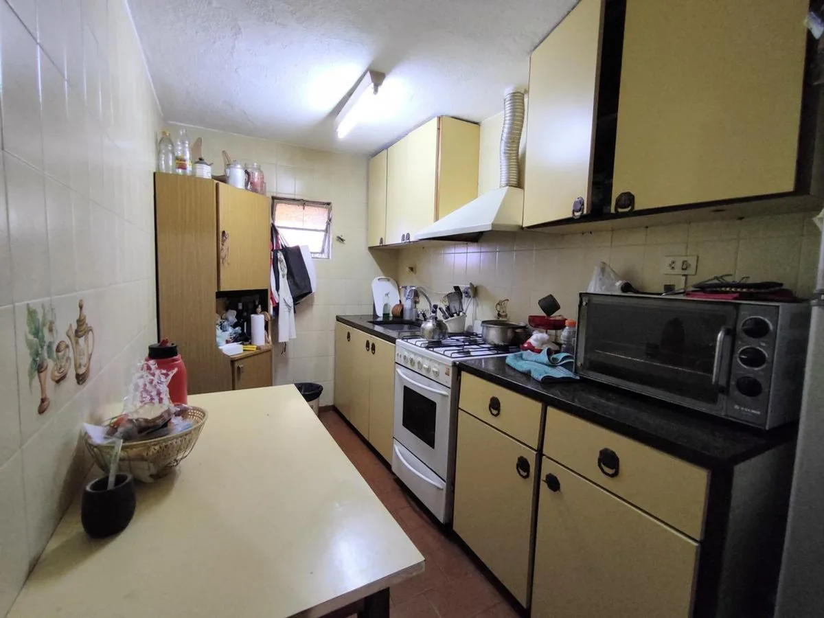 VENTA PH 2 DORMITORIOS ,COMODIN P.A X ESCALERA foto 4