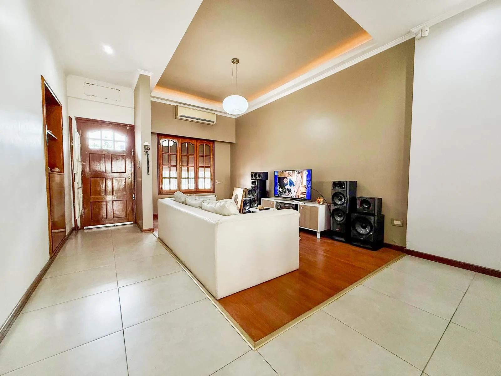 Pje Dorado  2200 - Casa de 3 dormitorios en Jorge Cura, Rosario foto 2