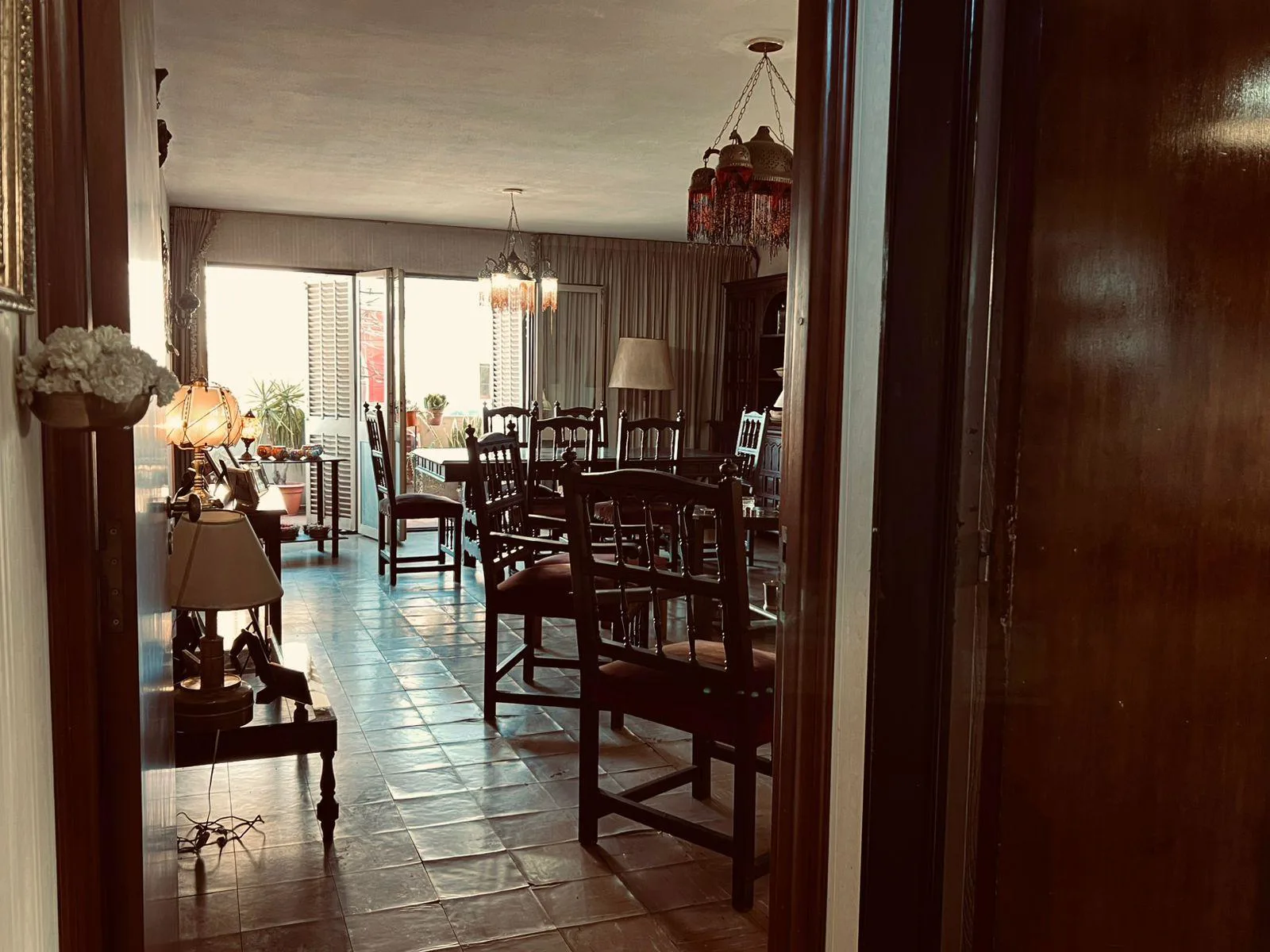 Departamento en Venta - 3 dormitorios -Alberdi - Exteno con Balcon foto 3