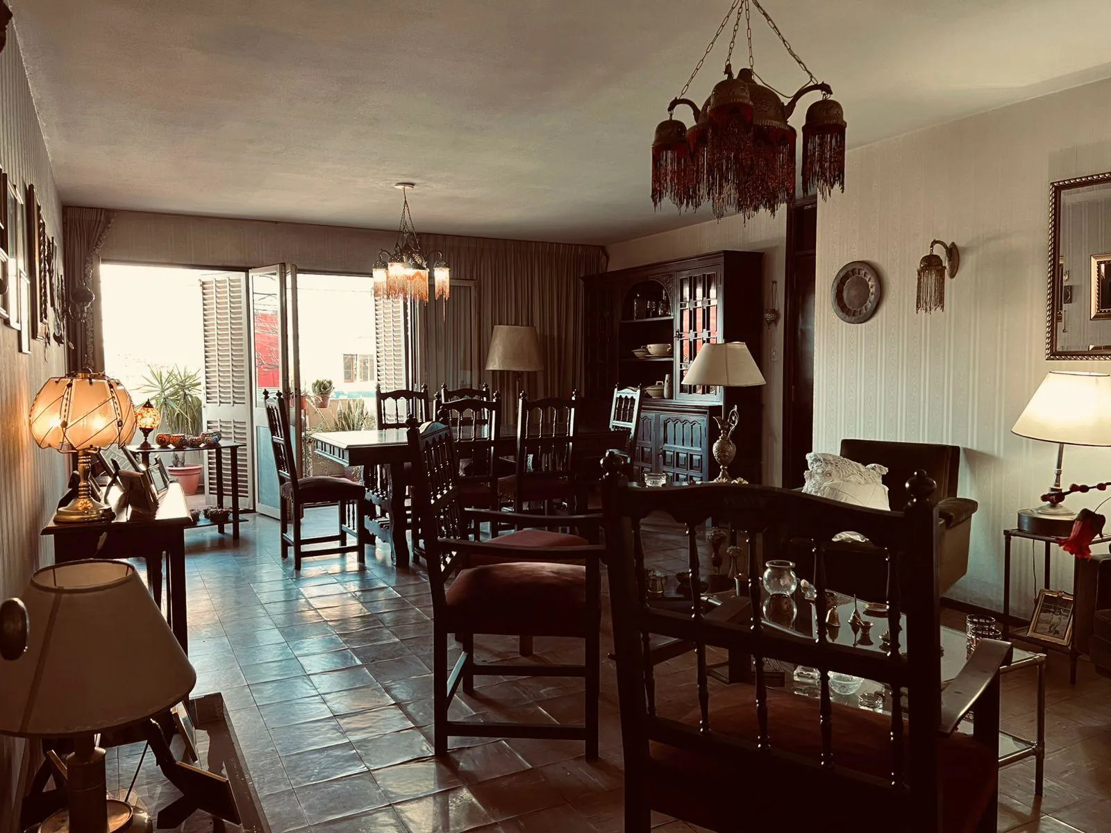 Departamento en Venta - 3 dormitorios -Alberdi - Exteno con Balcon foto 4