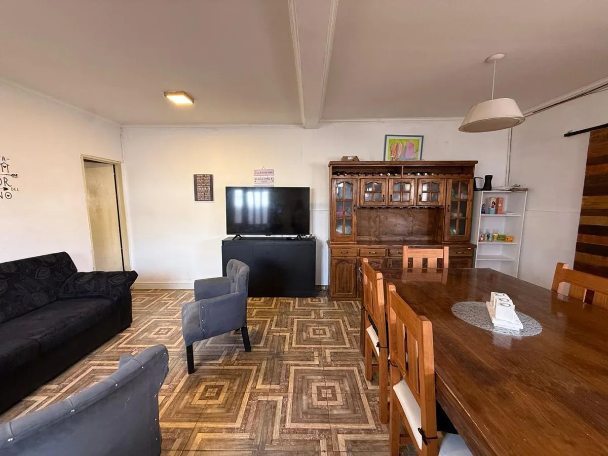 En venta 4 dormitorios, pileta y quincho en White foto 5