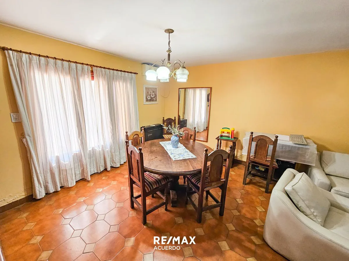 Venta de Casa de 3 dormitorios en el centro de SN foto 4