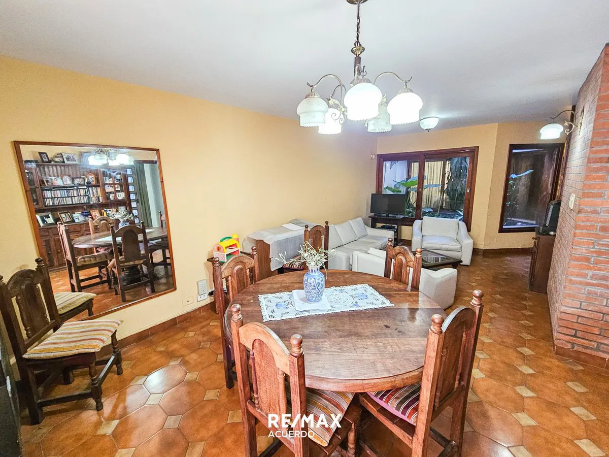 Venta de Casa de 3 dormitorios en el centro de SN foto 5