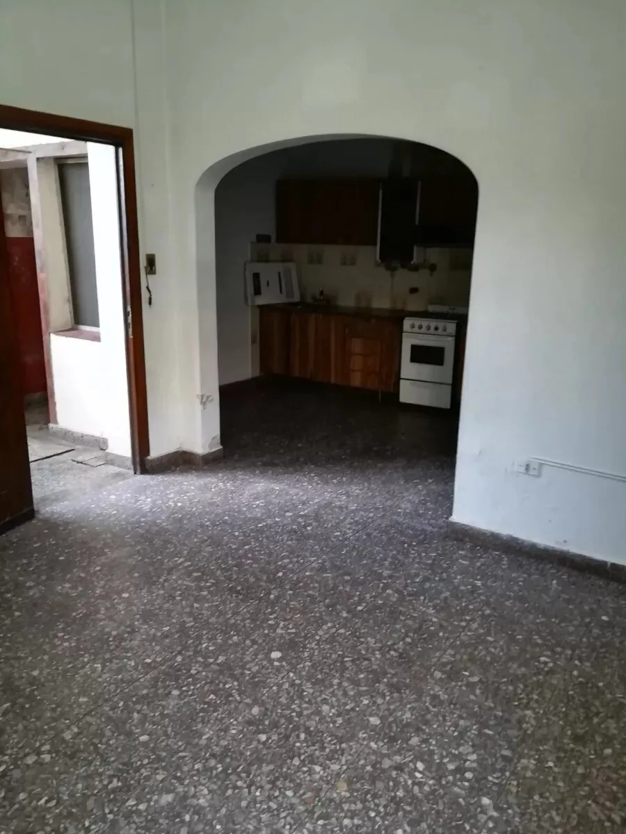 Departamento 3 Ambientes Tipo Casa a Refaccionar Lomas del Mirador foto 2