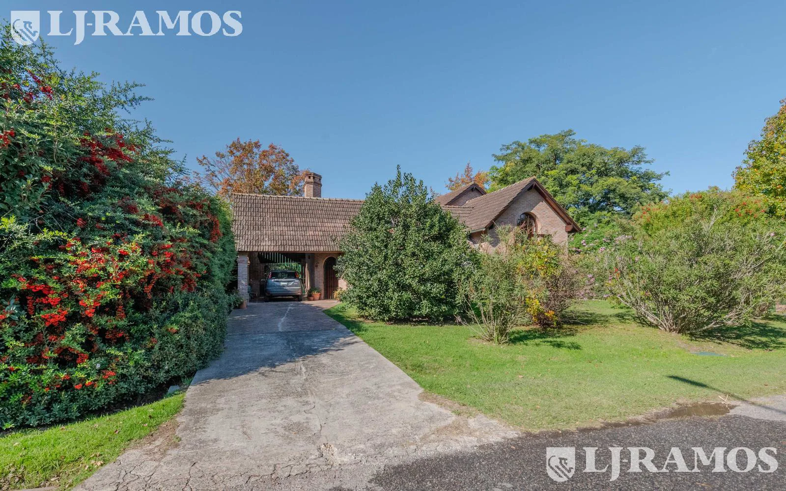 Venta. Clasica Casa. En Barrio EL Estribo. Km 38,5 Panam. ramal PILAR foto 4