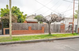 casa en venta enVilla Luzuriaga APTO CREDITO foto 2