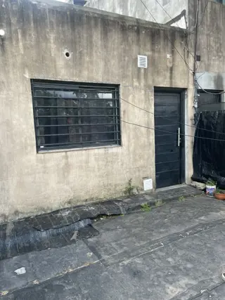 Alquiler de departamento de 2 ambientes en Burzaco zona parque industrial foto 2