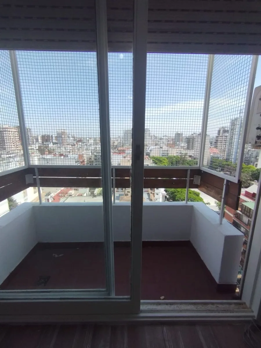 Belgrano 2 ambientes balcón piso 15 y cochera foto 4