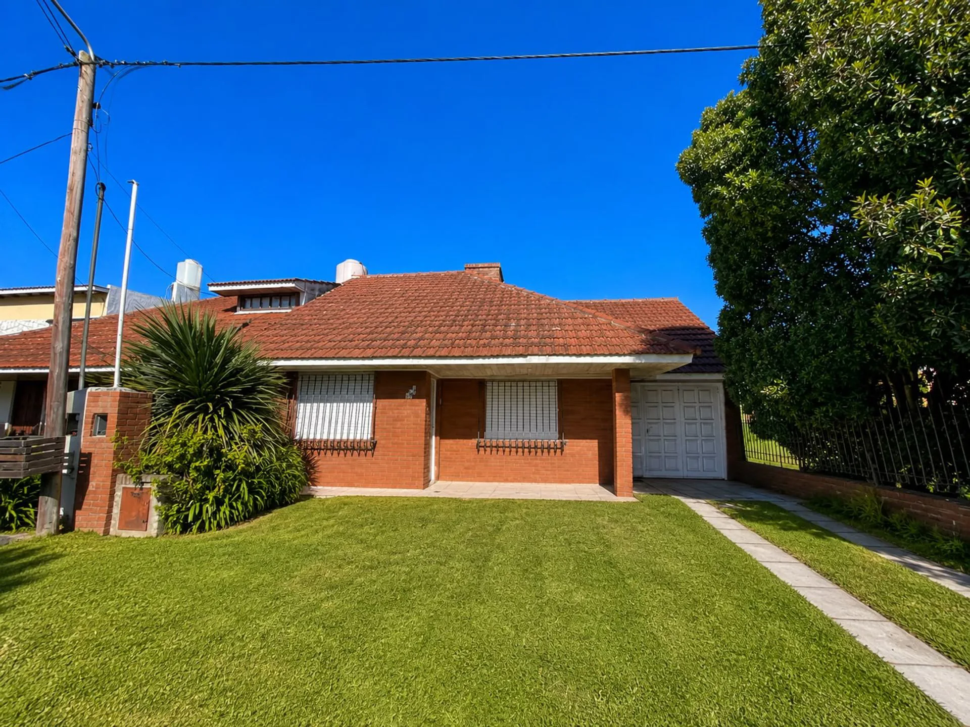 VENTA CASA 4 AMBIENTES CON QUINCHO GARAGE S. CLARA