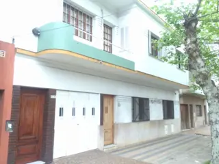 Casa de 3 ambientes en Planta alta, Quilmes oeste centro. foto 1