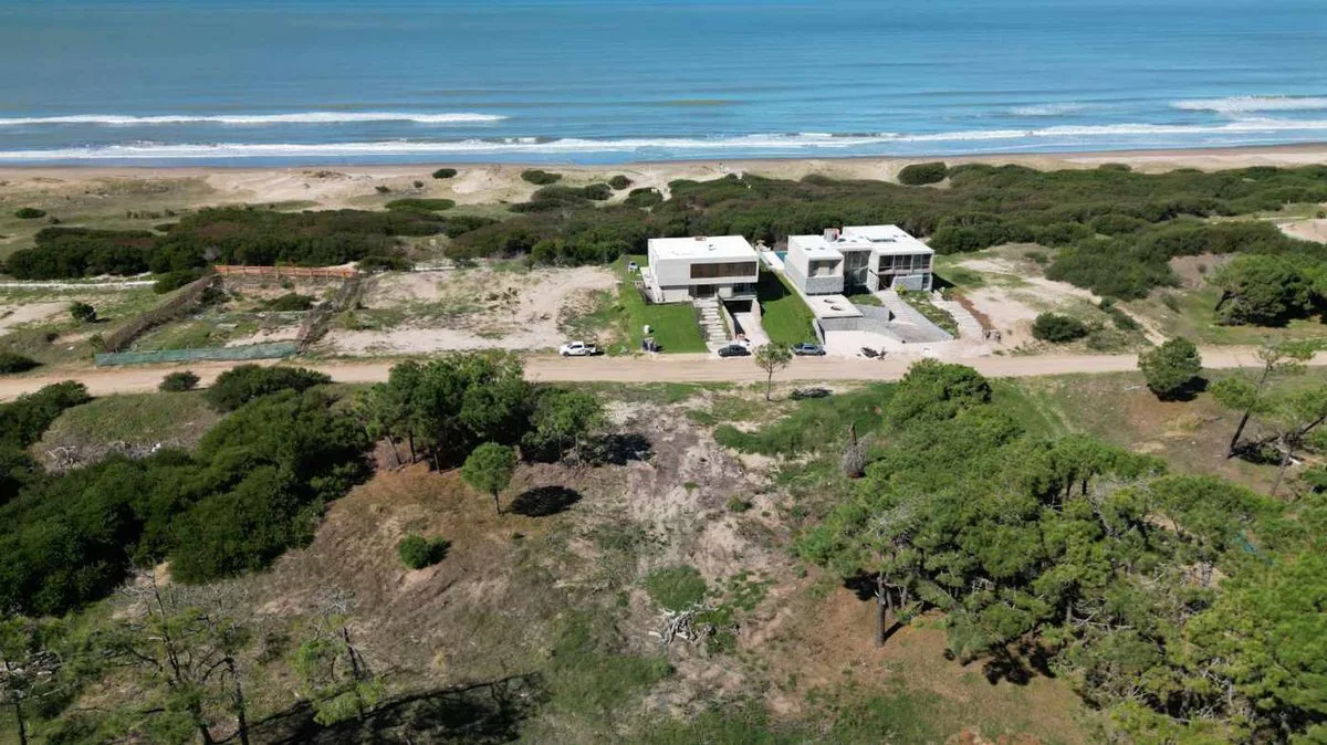 LOTE VENTA VILLA ROBLES BARRIO BRISAS foto 5