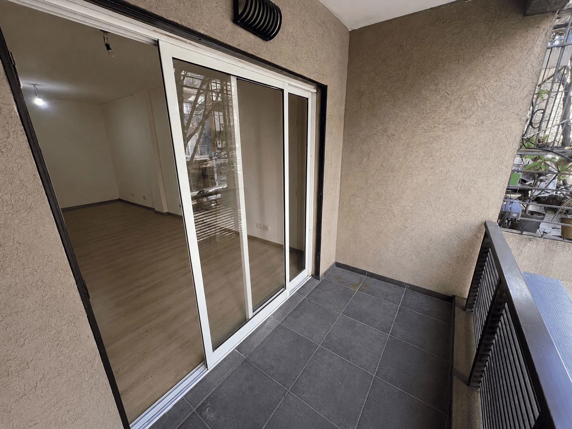 Venta dpto 3 amb moderno en Caballito financiación foto 3