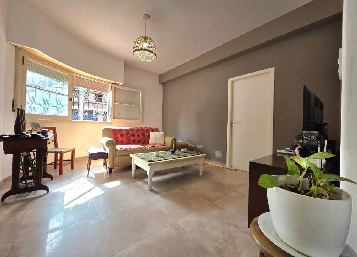 VENTA CASA 3 AMBIENTES MORON - APTO CRÉDITO foto 2