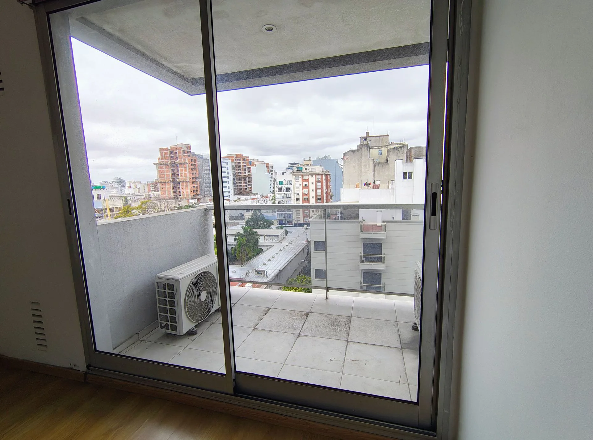 VENTA DEPARTAMENTO 2 AMBIENTES ZONA UADE ESTUDIANT foto 2