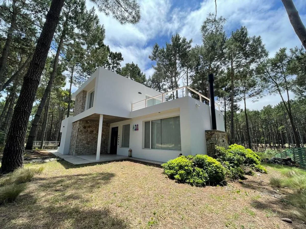 Venta Casa Villa Robles fondo laguna Barrio II 573 foto 3