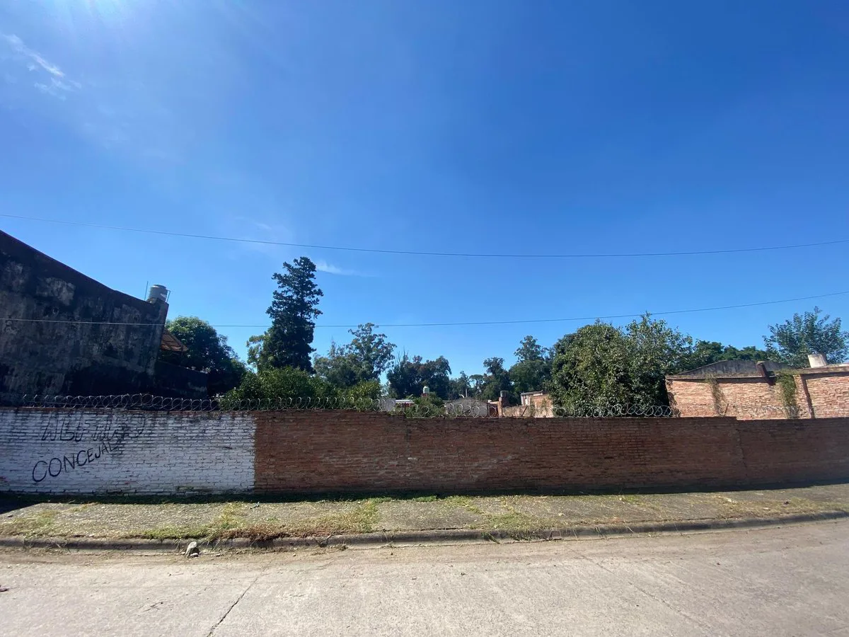 VENTA TERRENO 900 M2 - A 3 CUADRAS AV BELGRANO 2.9 foto 2