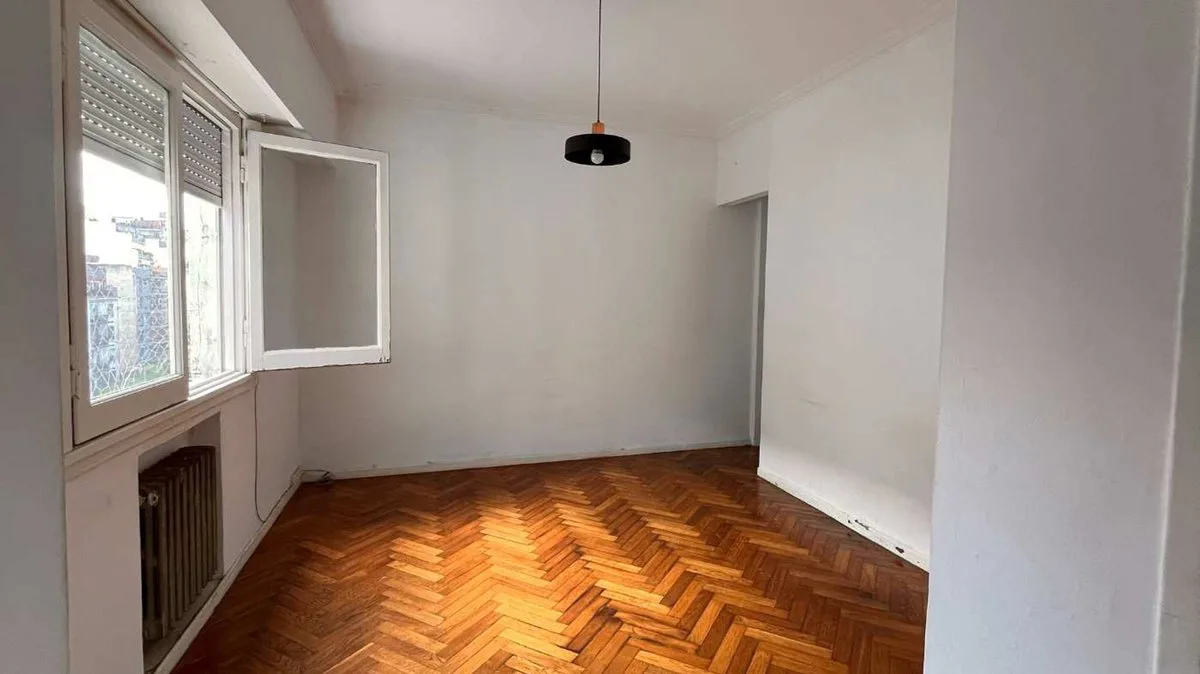 VENTA CON RENTA EN ONCE | 2 amb con gran potencial foto 2