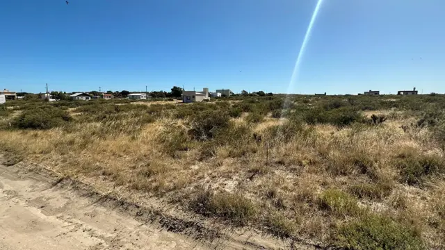 SE VENDE LOTE EN BALNEARIO LA LOBERIA