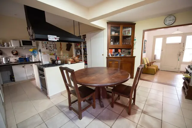 CASA 4 DORMITORIOS VENTA LA PLATA QUINCHO TERRAZA
