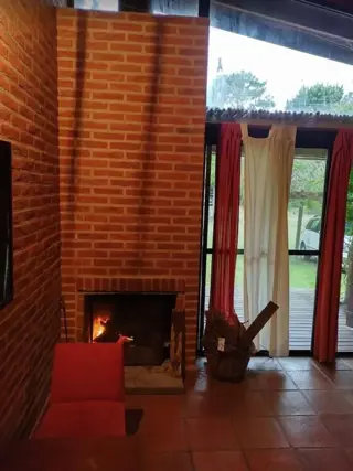 ALQUILER TEMPORARIO - CASA 3 AMBIENTES CON JARDIN Y COCHERA -COSTA DEL ESTE | foto 2
