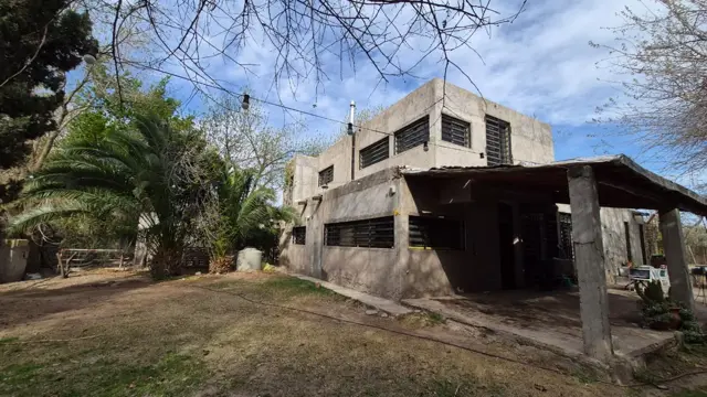 CASA CON AMPLIO TERRENO Y PILETA EN BERMEJO