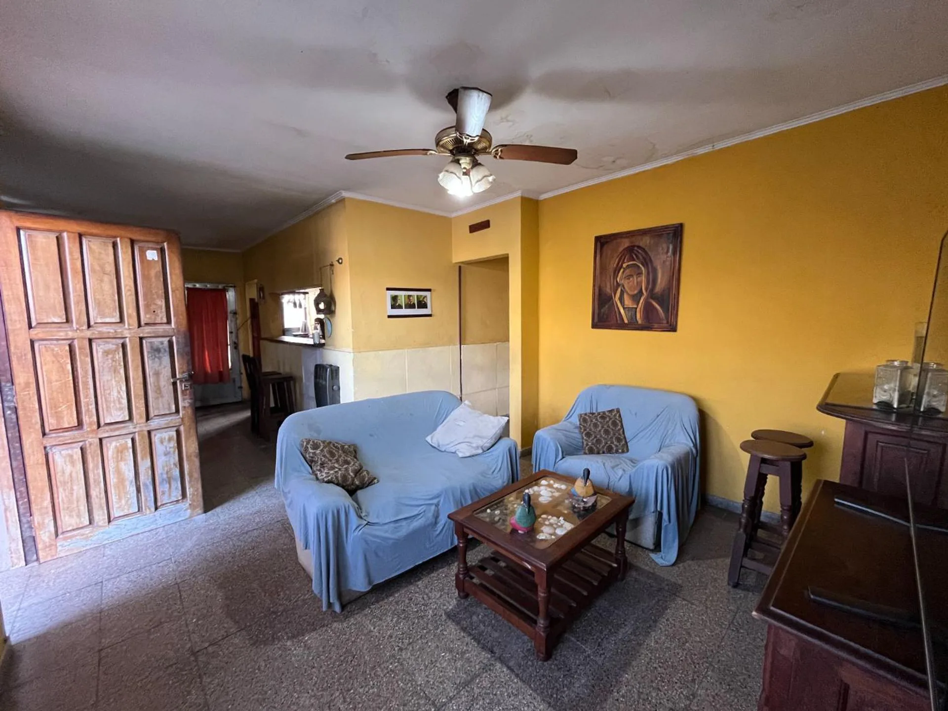 EN VENTA CASA DE 4 DORMITORIOS + COCHERAS foto 4