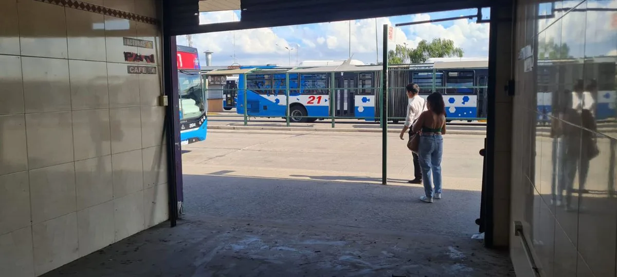 LOCAL EN TERMINAL DE COLECTIVOS DE PUENTE LA NORIA foto 3