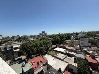 2 AMBIENTES , HERMOSA LUZ Y VISTA ABIERTA foto 3