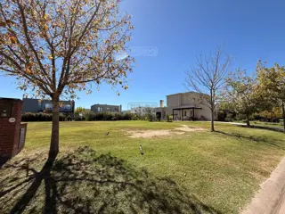 Acacias - Puertos del Lago. Escobar foto 2