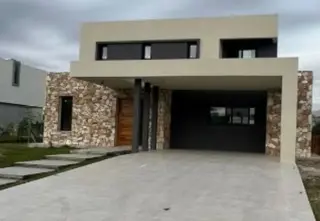 VENTA DE CASA EN TERRALAGOS CANNING foto 1