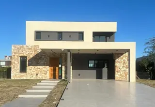 VENTA DE CASA EN TERRALAGOS CANNING foto 4