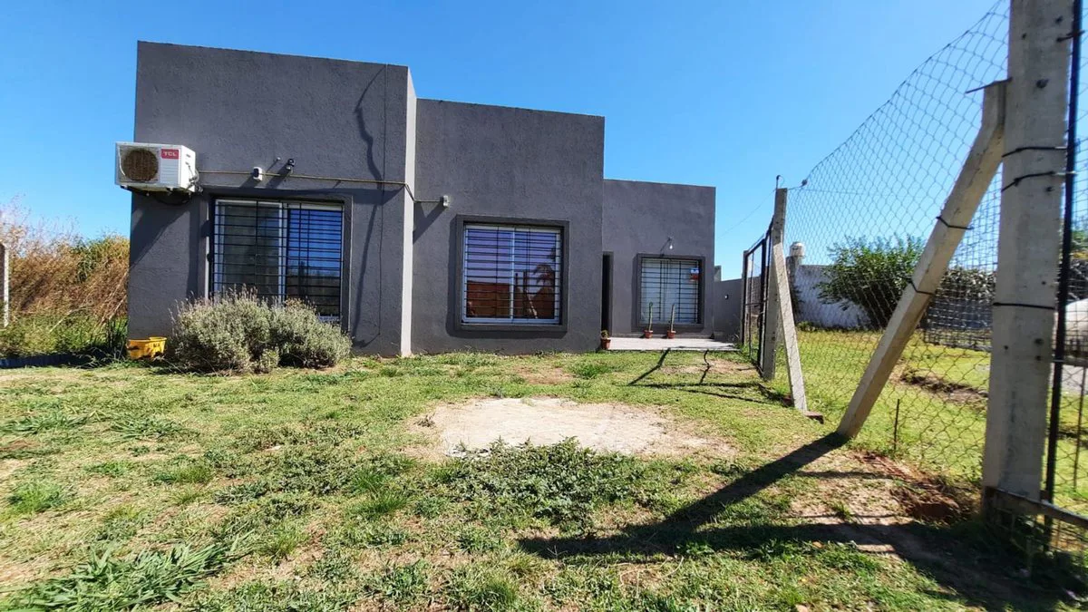 VENTA CASA 5 AMBIENTES MATHEU ESCOBAR foto 2