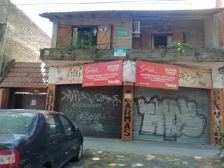 Local con vivienda sobre Av. Vergara foto 4