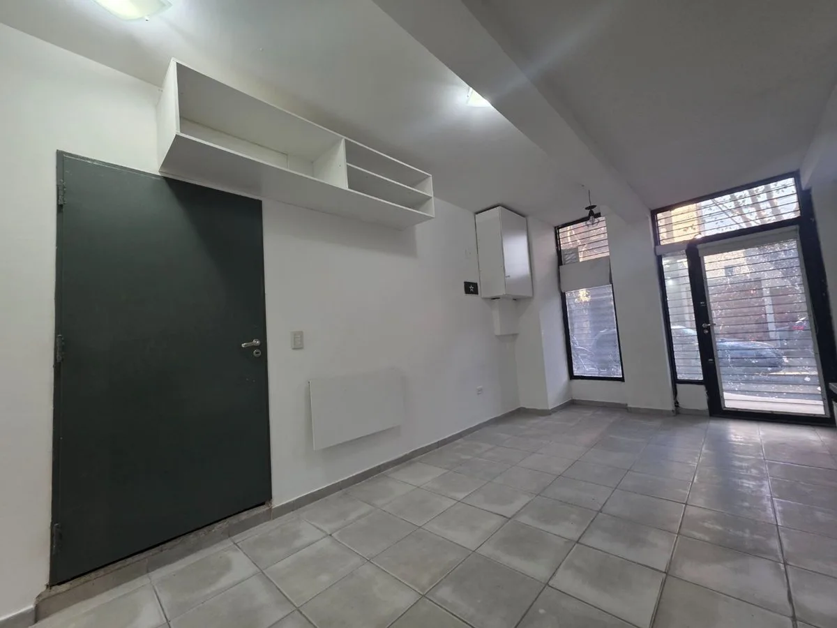 VENTA. MONOAMBIENTE APTO COMERCIAL EN PARQUE CHAS foto 4