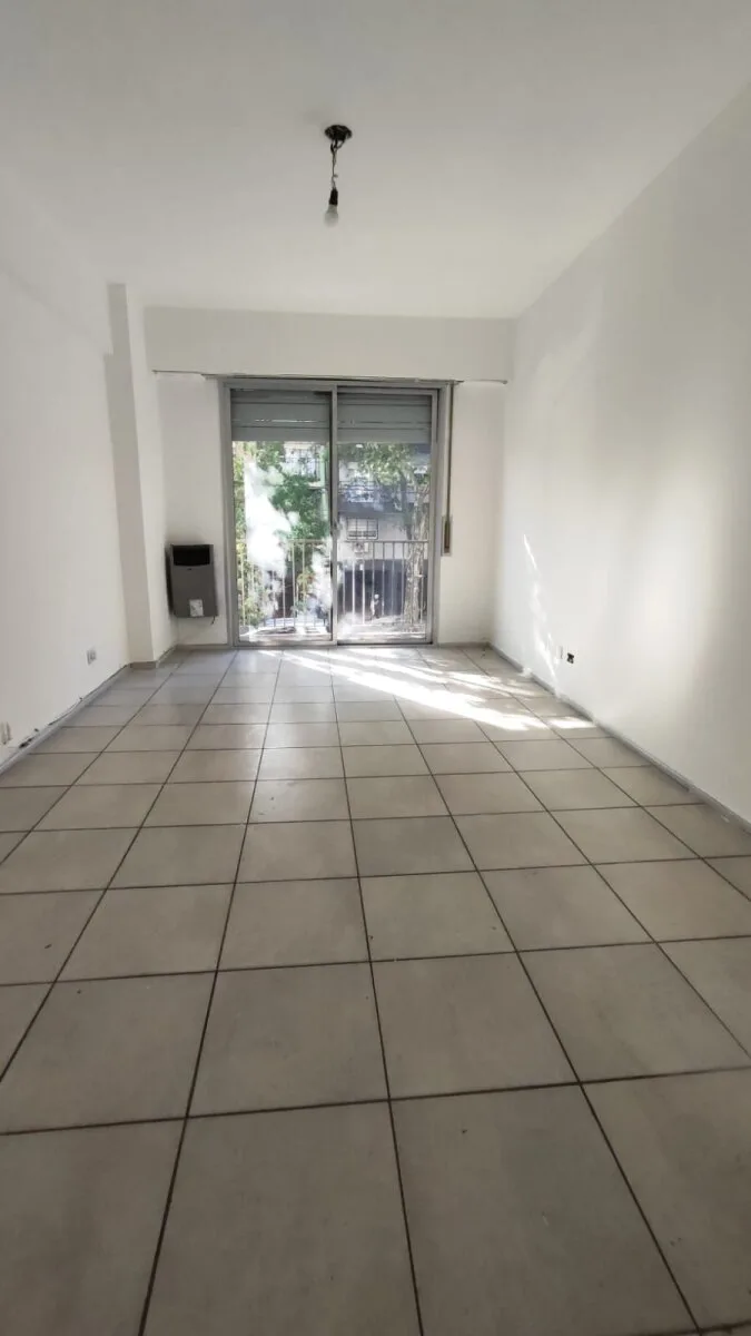 Venta Dto. 3 ambientes - Parque Patricios - Caseros 2500 foto 2